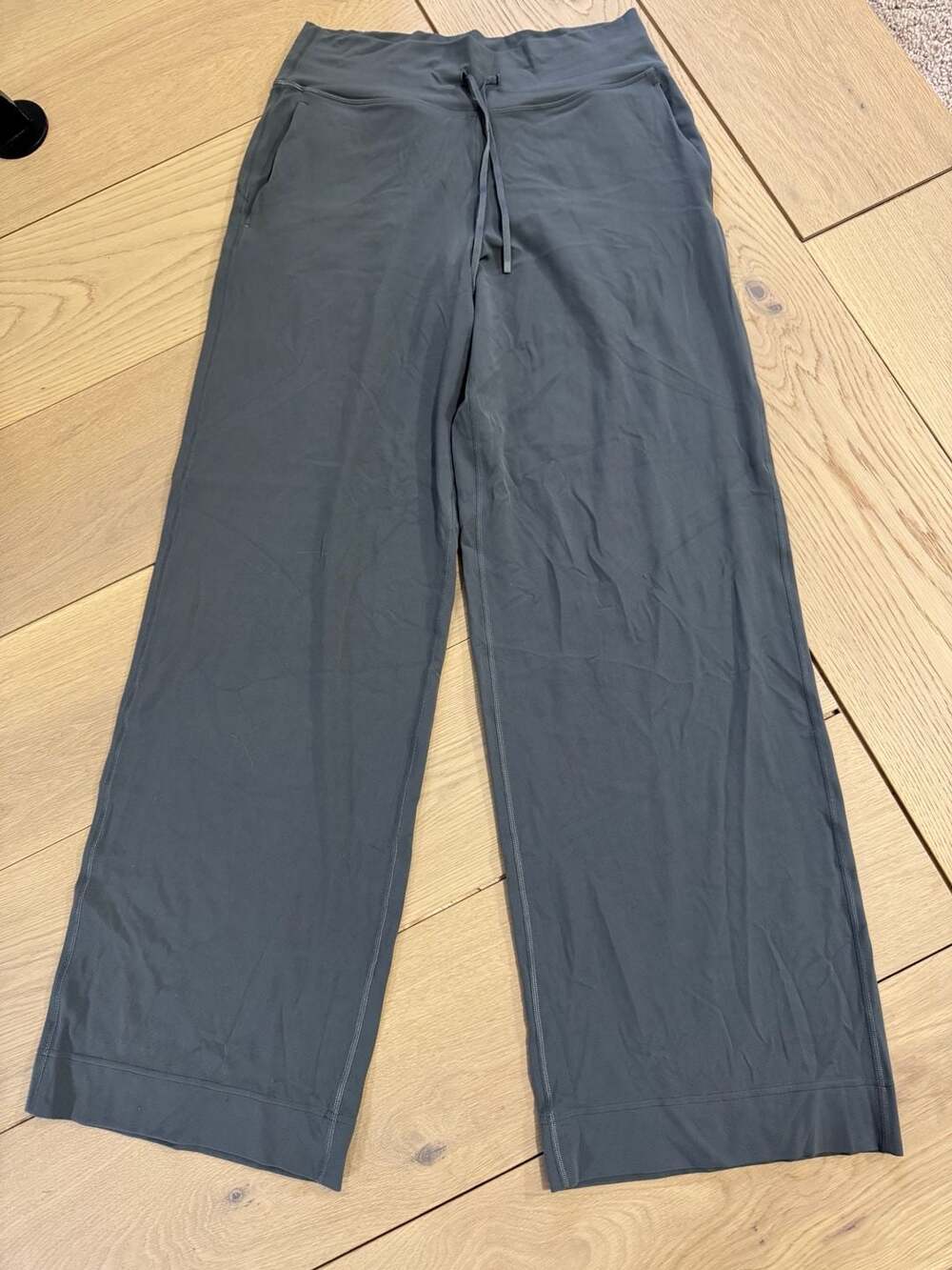 Lululemon Wide-Leg Drawstring Lounge Pants Size 8 - Picture 2 of 9